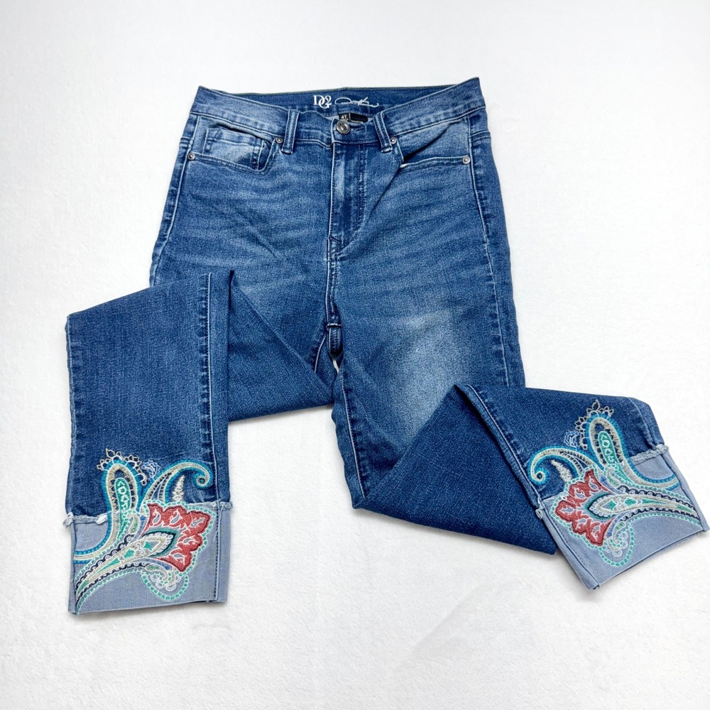 DG2 Diane Gilman Embroidered Paisley Cuff Jeans Womens Size 4 Blue Denim Boho